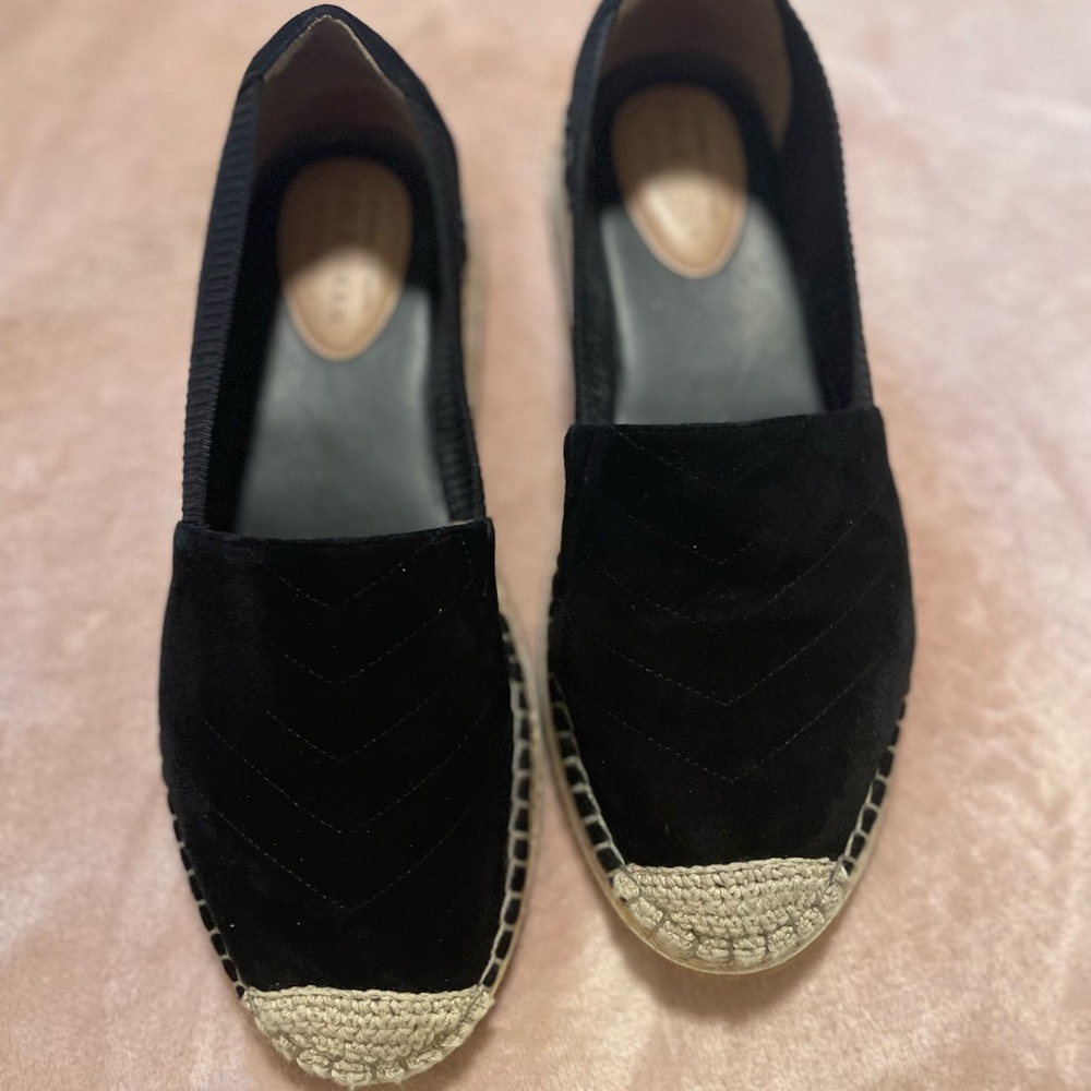 Cole Haan Black and Cream Loafers with Timeless Elegance